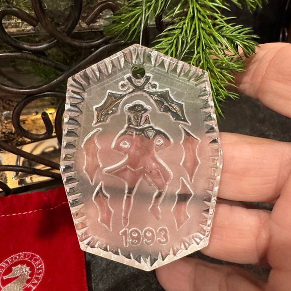 Waterford Crystal 1993 ornament - Picture 2 of 11